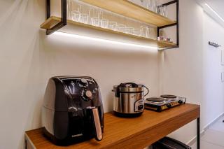 Studio completo c Wi-Fi e varanda no Centro - 3