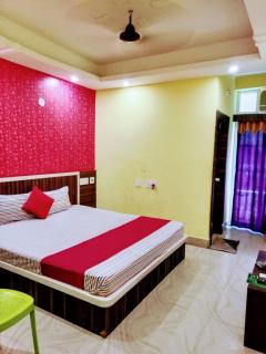 Hotel Near Golden Beach And Temple - Hotel SaSHi Puri, Air-Conditioned-with-wifi-and Parking Facilities - Puri - 0