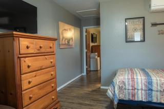 Lakeview Room Twin Beds - 21 - Mead - 7