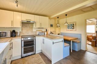 Host & Stay - Pebble Cottage - Corpusty - 9