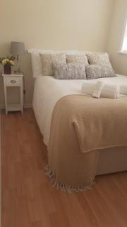Fantastic Two Bedroom Courtyard Apartment - Henley on Thames - 0