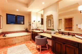 Exclusive Beach Penthouse Jacuzzi & Private Access - 5