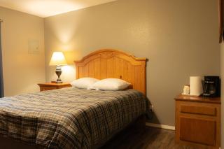 Lakeview Room 2 Queens - 20 - Mead - 2