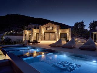 Marisia Luxury Villa, An Acre of Endless Blue - 0