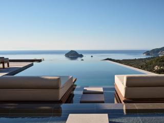 Marisia Luxury Villa, An Acre of Endless Blue by Mind Your Villa - 0