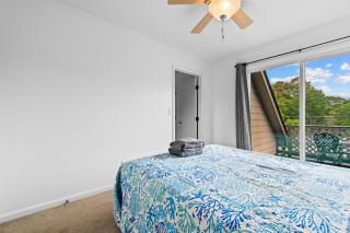 Coastal Villa- Sleeps 8, 5 Bds, and 3 Blocks to Beach by myBeach Vacation Rentals - Myrtle Beach - 4