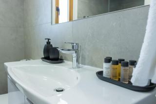 Stylish Modern City Center Stay - Nicosia - 6