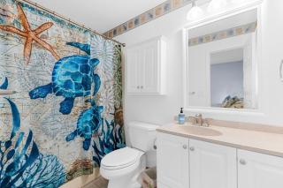 Cozy Beach Cottage, Steps to Ocean & Shops by myBeach Vacation Rentals - Myrtle Beach - 8