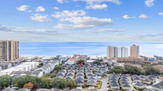 Cozy Beach Cottage, Steps to Ocean & Shops by myBeach Vacation Rentals - Myrtle Beach - 7