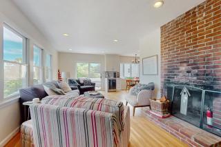 Harbor Point Cottage - Bourne - 1