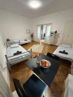 Group Old Town Apartment - Bucharest - 9