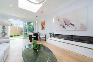 Cozy Retreat Near Wimbledon Comfort and Convenience in South London - Raynes Park - 0