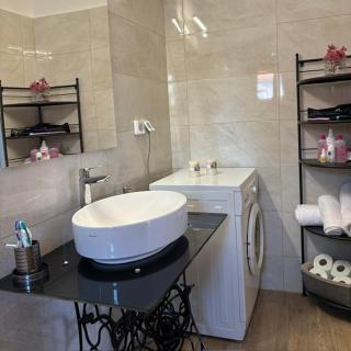 Eleá Petrochori - 5