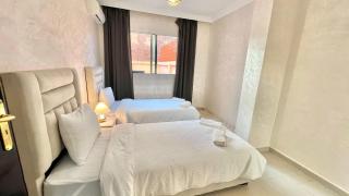 Appartement de Luxe Avec Jacuzzi Privé & Terrasse au Coeur de Marrakech - Marrakech - 4