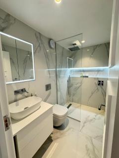 The Grand Royal Kilburn House - 4BR/3BR w Parking - Londra - 7
