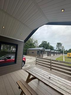 Inverness Lodge-Free Parking-Balcony-Sleeps 4 - Inverness - 7
