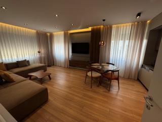 Luxurious & Spacious Old Bazaar Apartment - Tirana - 0