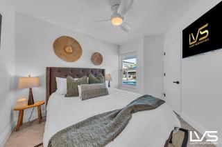 Villa Azul Coastal Oasis 5 Min Walk to Beach and Waterfront - 2