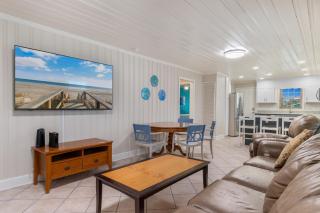 Modern Coastal Comfort Near the Ocean - Myrtle Beach - 8