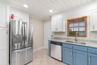 Modern Coastal Comfort Near the Ocean - Myrtle Beach - 1