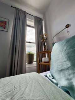 Sunny Jersey City 1BR, 25 min to NYC, 15min to EWR, King Bed, Hammock & Park Views - Jersey City - 8