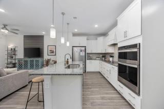 Spacious 4-Bed Oasis with Games, Beach Gear, Sleeps 10 - Myrtle Beach - 3