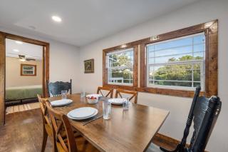 6-min walk to Lake - Home w/Fire-Pit & Pool Table - Marble Falls - 2