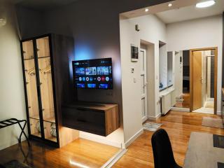 Tesla Street Retreat - 1