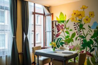 Charming 18th Century Gem in the Heart of Old Town - 8