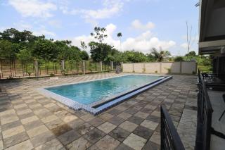 AfriqPnB RF Appart 3-chambres avec Piscine - Bébamboué - 9