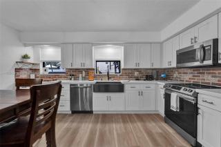 Family Luxury Rentals - Hypoluxo - 7