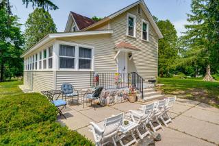 Powers Lake Home with Patio - 9 Mi to Lake Geneva! - Powers Lake - 8