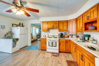 Powers Lake Home with Patio - 9 Mi to Lake Geneva! - Powers Lake - 2