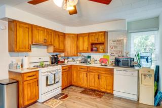 Powers Lake Home with Patio - 9 Mi to Lake Geneva! - Powers Lake - 1