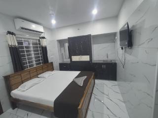 BOSS Inn - - 0