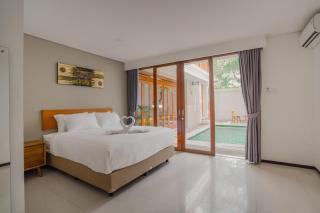 D'White Beach Villa - 6