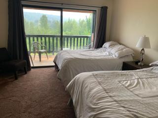 Helmcken Falls Lodge Cabin Rooms and RV Park - Clearwater - 9