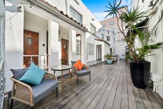 Chesterfield Hotel & Suites - 1