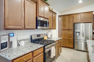 9 Mi to Dtwn Bakersfield Pet-Friendly Home - Bakersfield - 2