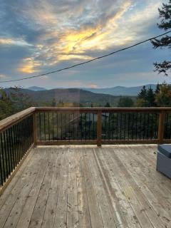 Cozy Chalet with Breathtaking Mountain View - Notre-Dame-Des-Bois - 7