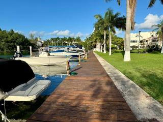 Luxury Holiday Apartment by the Lagoon - Cancún - 3