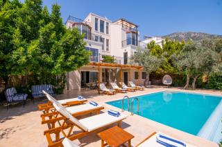 Kalkan merkezde deniz manzaralı villa - 0