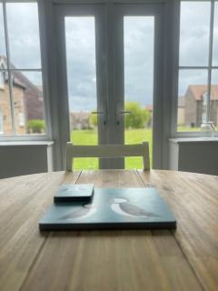 Dream Weaver 2 Bedroomed cottage on The Bay, Filey with on-site gym and swimming pool - Filey - 8