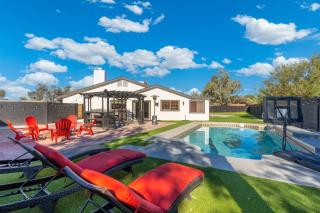 Serene Scottsdale Golf Pool Pickleball Games - 0