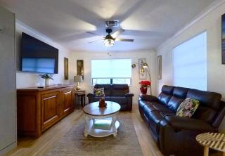 Family Luxury Rentals - 1115 - 6