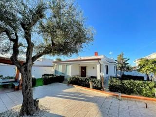 Casa vacanze Ciachea Home - Villa Accogliente con BBQ, Giardino e Parcheggio , A due Passi Da Palermo & Aereoporto - Carini - 0