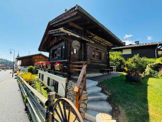 Chalet cosy savoyard, cœur de village, proche pistes - FR-1-505-221 - 5