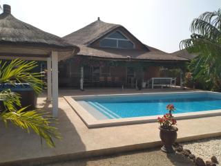 VILLA de LUXE PISCINE JACUZZI WIFI CLIMATISATION - 8