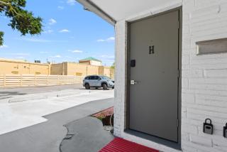 Private studio wpool access patio - 2