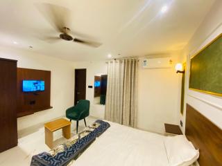 Hotel Luxury Inn - Prayagraj - 1
